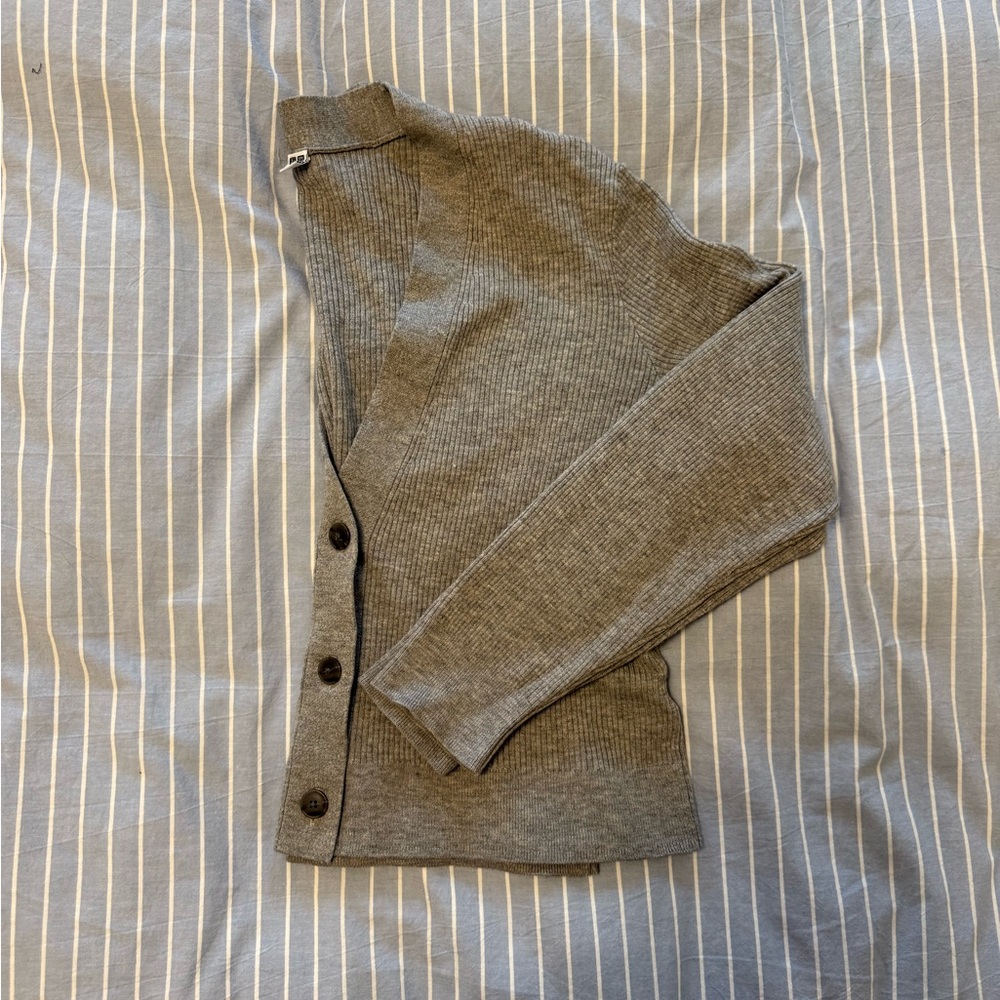 Uniqlo grey sweater cardigan
